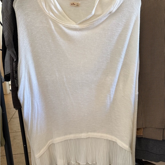 Hollister Tops - Hollister White Tunic with Pleated Hem